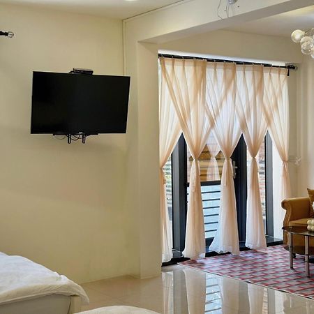 Kaohsiung Raifong Corner Homestay Екстериор снимка