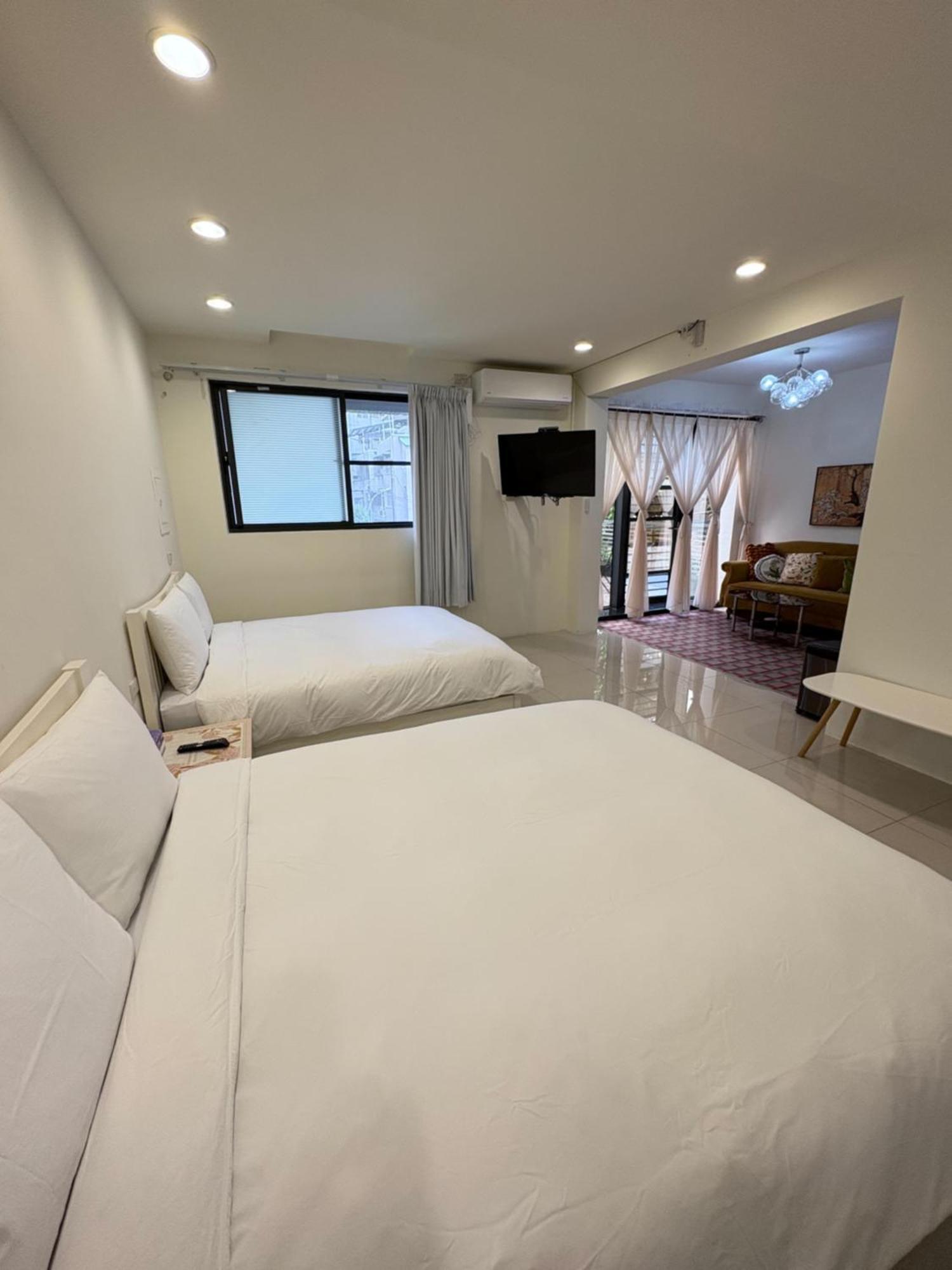 Kaohsiung Raifong Corner Homestay Екстериор снимка