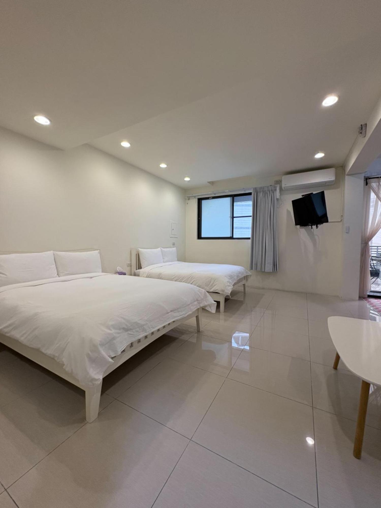 Kaohsiung Raifong Corner Homestay Екстериор снимка