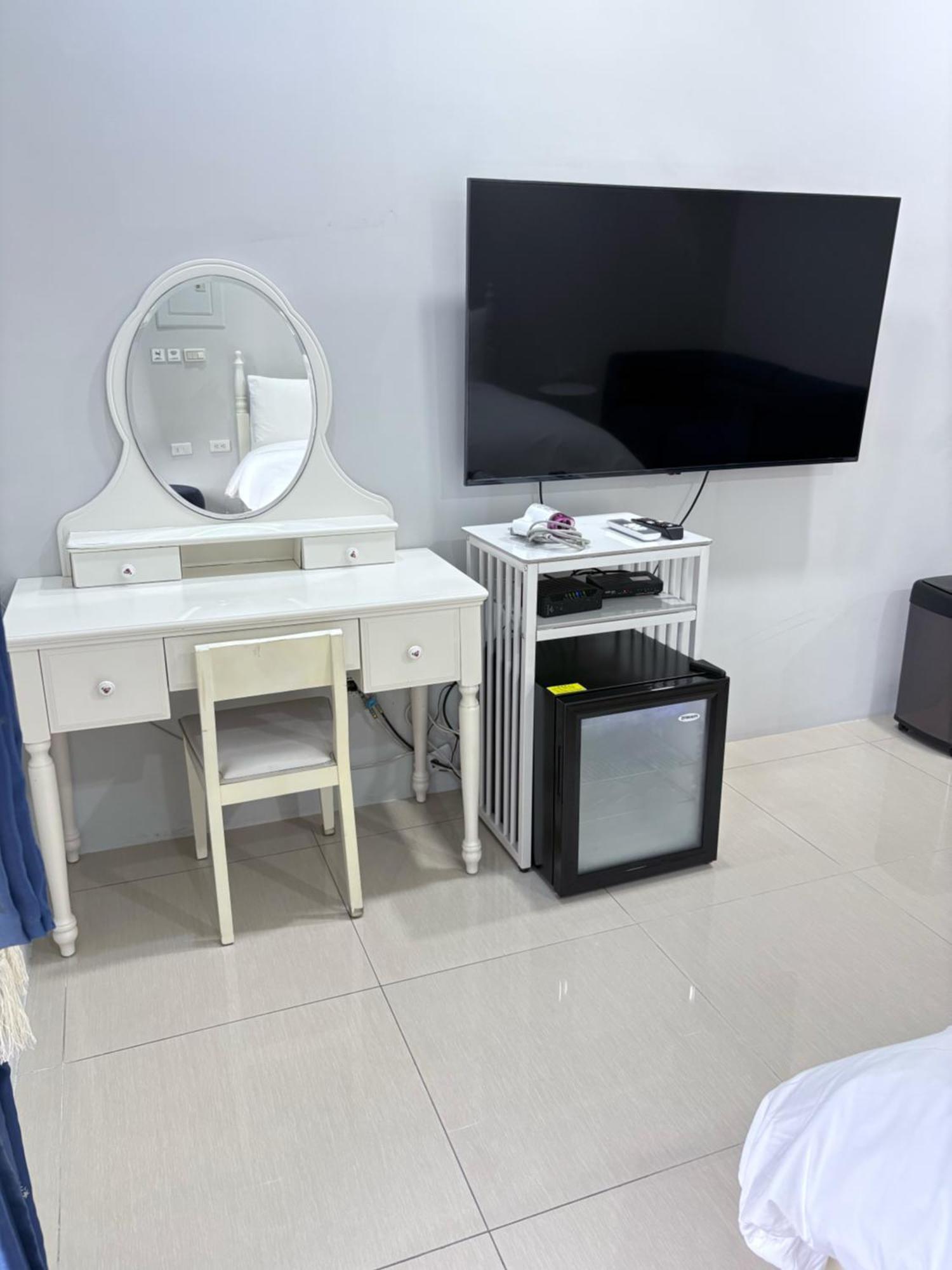 Kaohsiung Raifong Corner Homestay Екстериор снимка