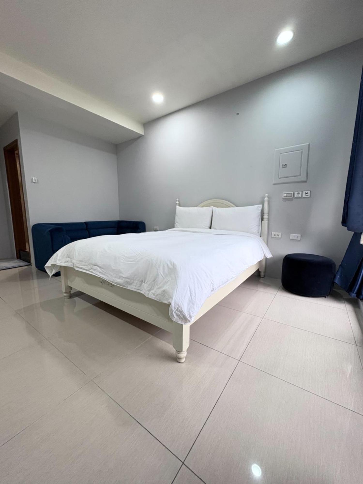Kaohsiung Raifong Corner Homestay Екстериор снимка